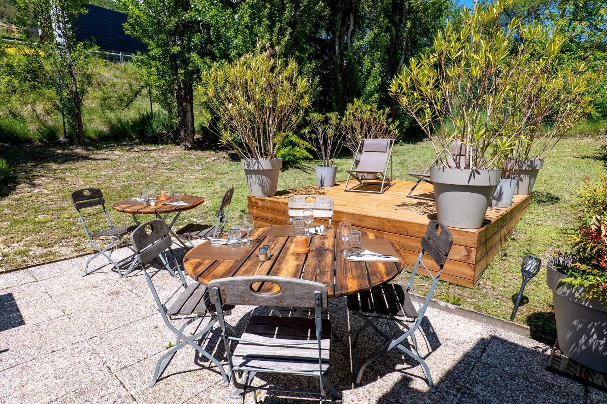 Kyriad Digne-Les-Bains Exterior foto